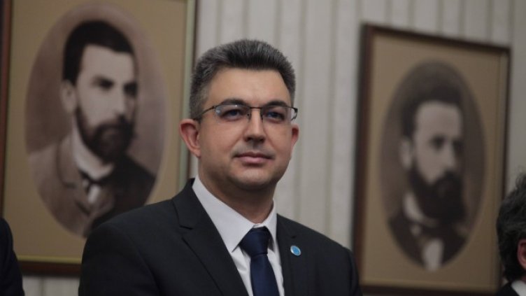 Научният ръководител на Пламен Николов: Беше от най-ярките студенти