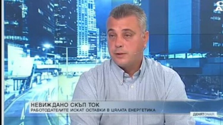 Юлиян Ангелов: В това време на безвластие се шири спекулата