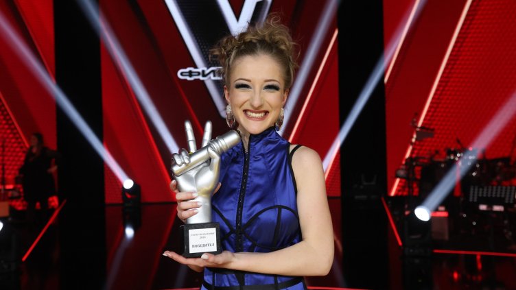 Победителката Славея. Снимка: Олег Попов, "Гласът на България"