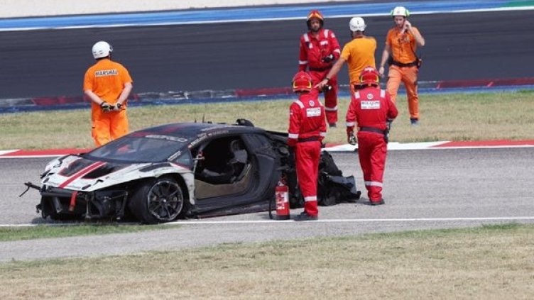 Български пилот катастрофира тежко в състезанието GT World Challenge Europe ВИДЕО