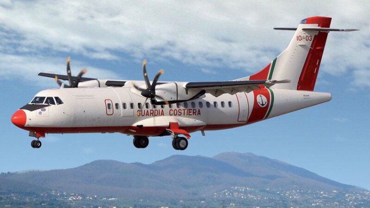 Самолет ATR 42-500 Снимка скрийншот