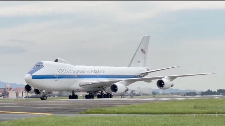  "Самолетът на Страшния съд" кацна изненадващо във Вашингтон