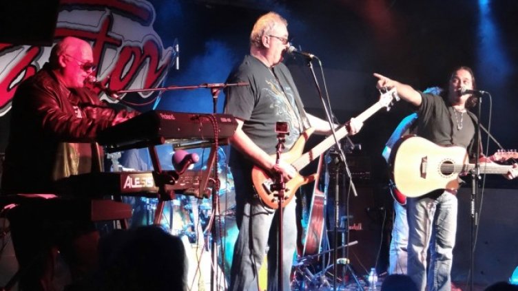 "Фактор" с бутиков концерт в София