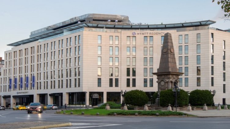 Hyatt Regency Sofia стана на 1 година