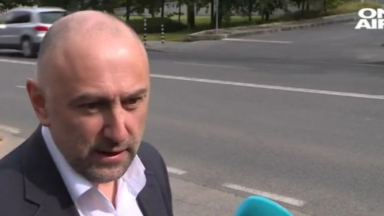 Каримански за Дончева: Дървото й в политиката роди бурени и храсти