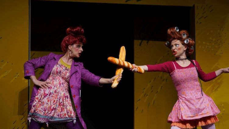 Кадър от "Няма да платим! Няма да платим!"Снимка: Театър "София"