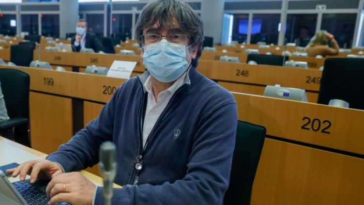 Пучдемон иска да му върнат имунитета на евродепутат