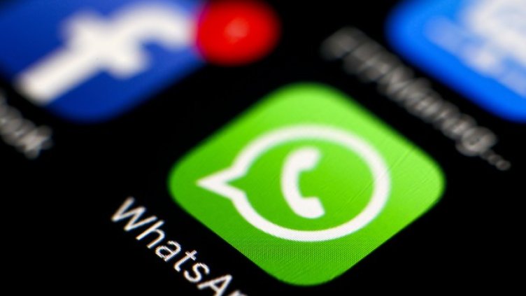 Сринаха се Facebook, Instagram, Messenger