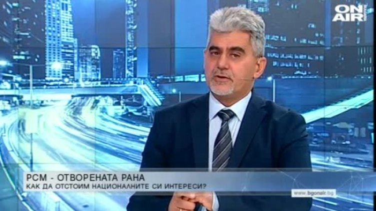 Доц. Михов: Силният президент отстоява разделението на властите