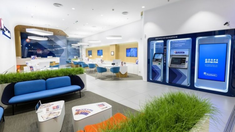 Пощенска банка представи нови възможности без аналог на българския пазар в дигиталните зони за експресно банкиране