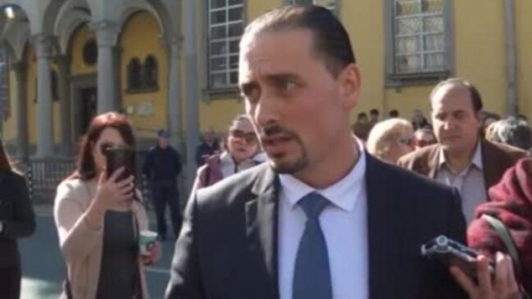 И зам.- областният управител на Бургас на протест срещу зеления сертификат