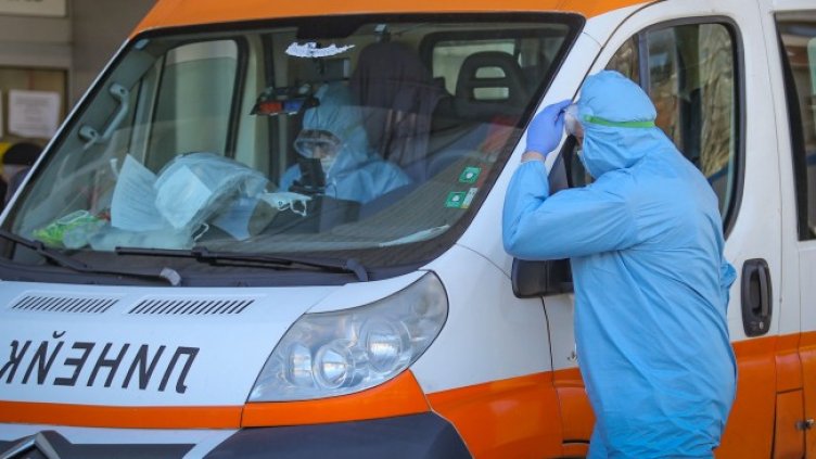 100-годишен без данни за болести сред починалите с COVID-19