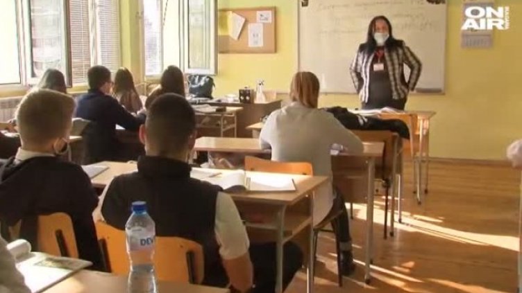 Ще се върнат ли децата в клас? Масово родителите не искат да ги тестват