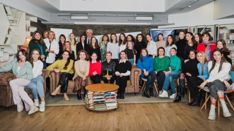 Календарът на Fibank 2022 &ndash; в подкрепа на БФХГ и на Селскостопанска академия