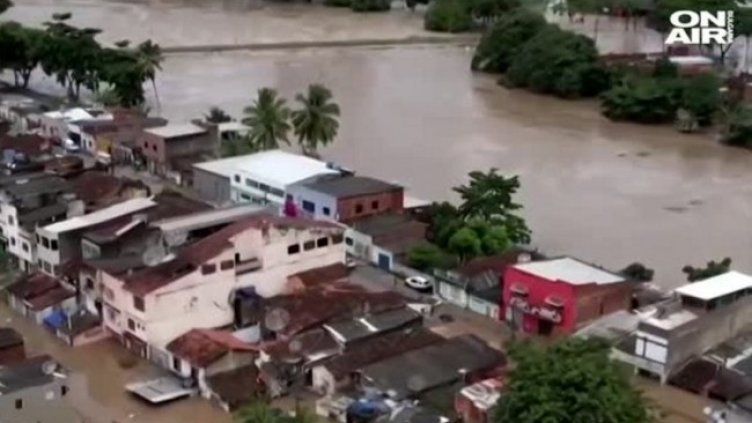 Скъсаха се стените на два язовира в Бразилия, хиляди евакуирани