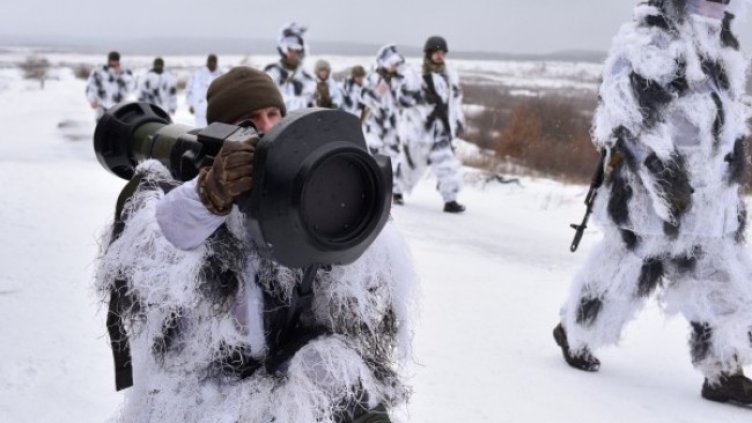 Всички наливат оръжия в Украйна - как да прекратят огъня?