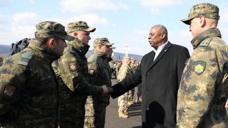 Лойд Остин в България. Снимка: БГНЕС