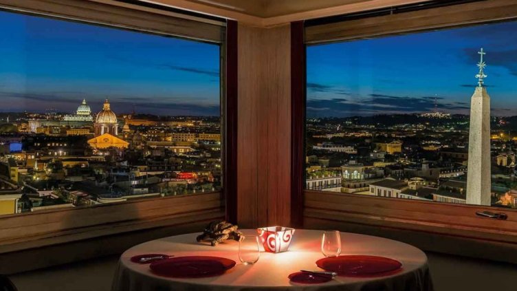 Гледка от ресторант &bdquo;Имаго&ldquo; в Рим Снимка Труд