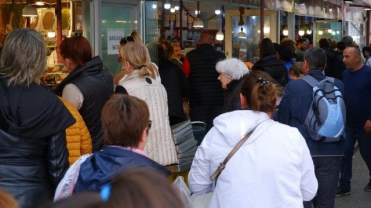 Над 10 хил. българи пазаруват в Одрин, "сякаш се състезават помежду си" 