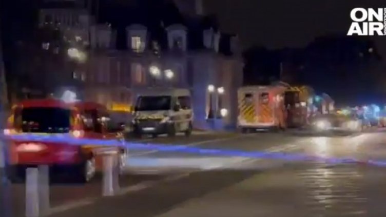 Стрелба в Париж, френски полицаи застреляха двама души