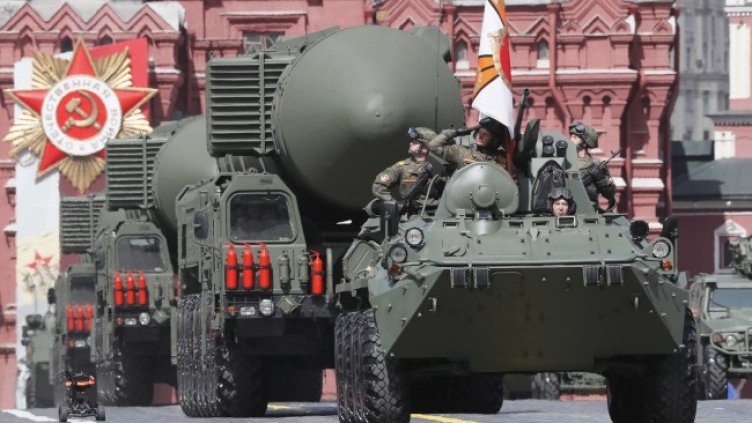 Русия показа най-новата военна техника на парада на Червения площад 