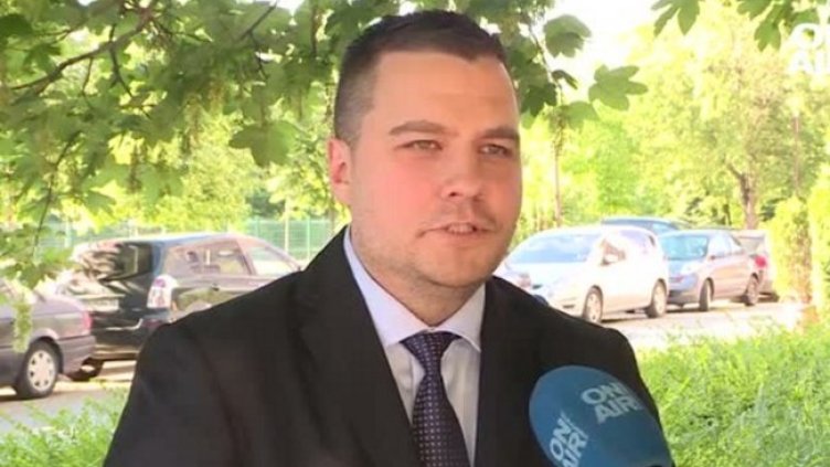 "Има такъв народ": Петков не ви ли изглеждаше притеснен снощи? 