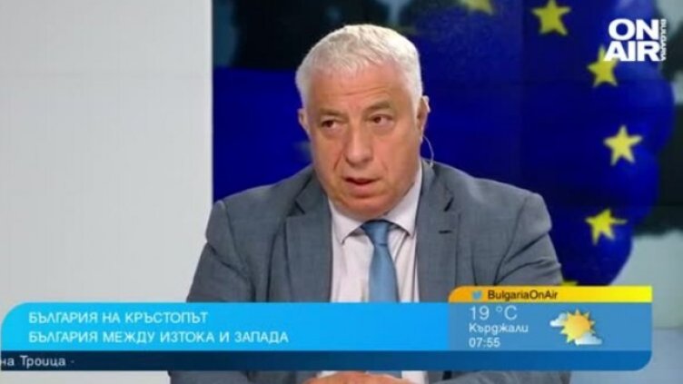 Натискът на ЕС трябва да се премести от България към РСМ