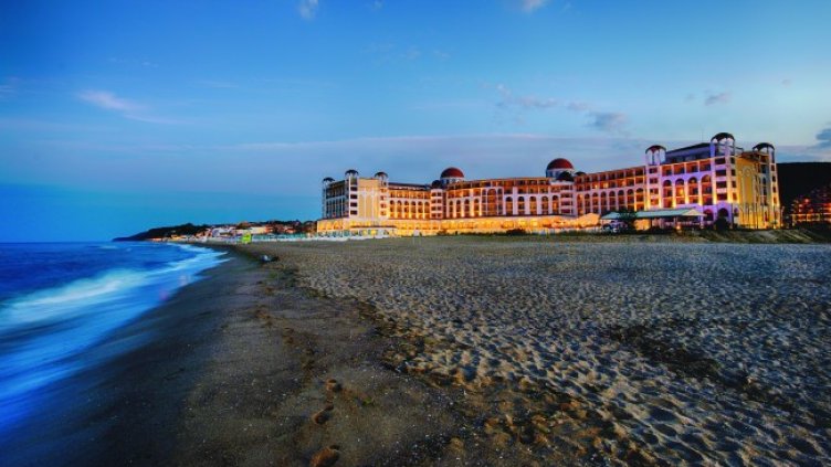 Alua Resort Helios Bay