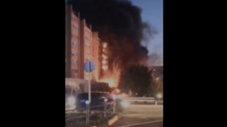 Су-34 се разби в жилищна сграда в руския град Ейск