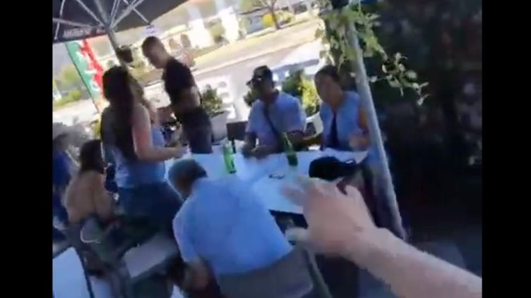 Собственик на ресторант изгони туристи от Израел: Отивайте да убивате в Палестина! (ВИДЕО)