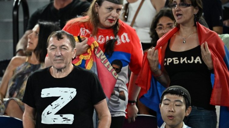 Предупредиха бащата на Джокович, пял с руски фенове на Путин