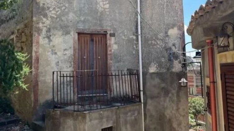 Къща в едно от "най-красивите места на Италия", се продава за... 5000 евро