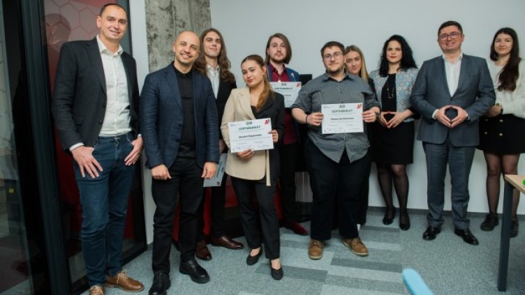 Пет талантливи ученици и студенти с икономически и технологични специалности поеха ръководни позиции в А1