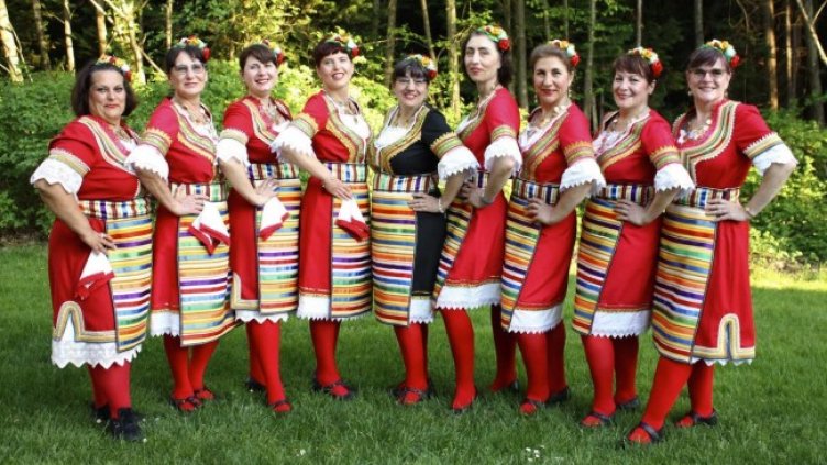 Група за български народни танци "Китка". Снимка: "Канатица"