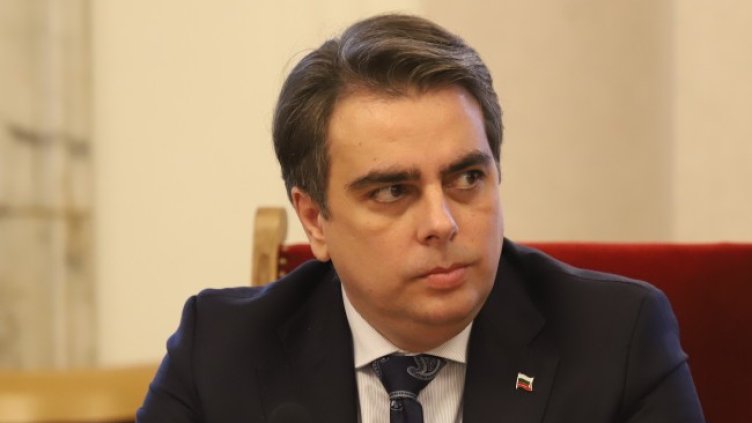 Асен Василев: Мините и топлоцентралите няма как да работят по старому