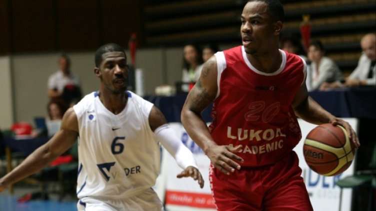 Арън Харпър (в бяло). Снимка: БГНЕС