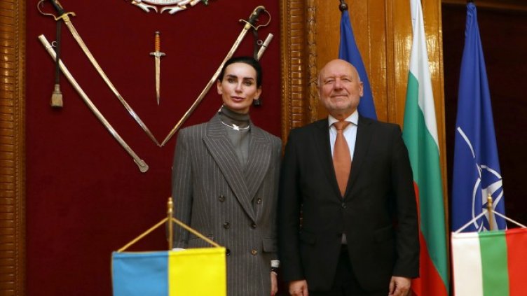 Тагарев се срещна с украинския посланик Илашчук