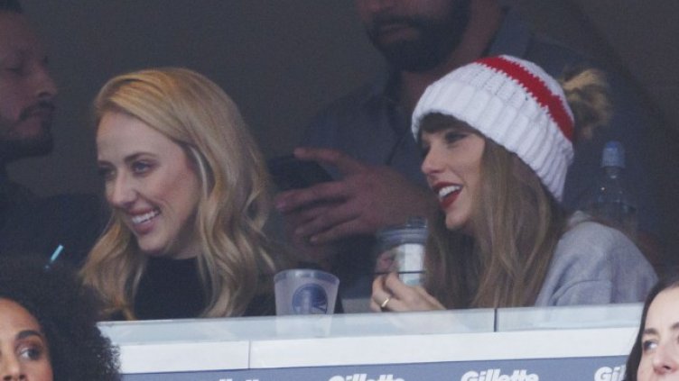 Тейлър редовно гледа от ложата мачовете на гаджето си. Снимка: БГНЕС/ЕРА