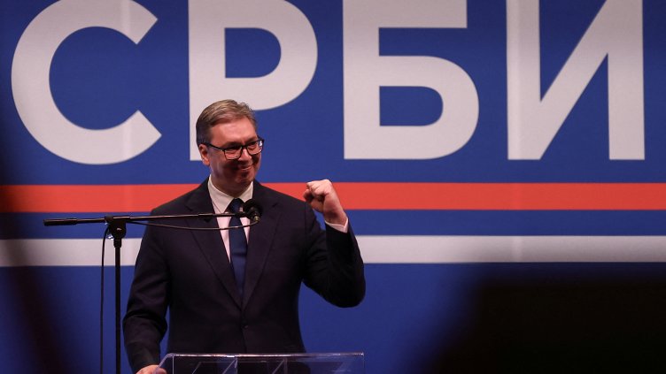 Вучич призова институциите да възстановят реда и мира