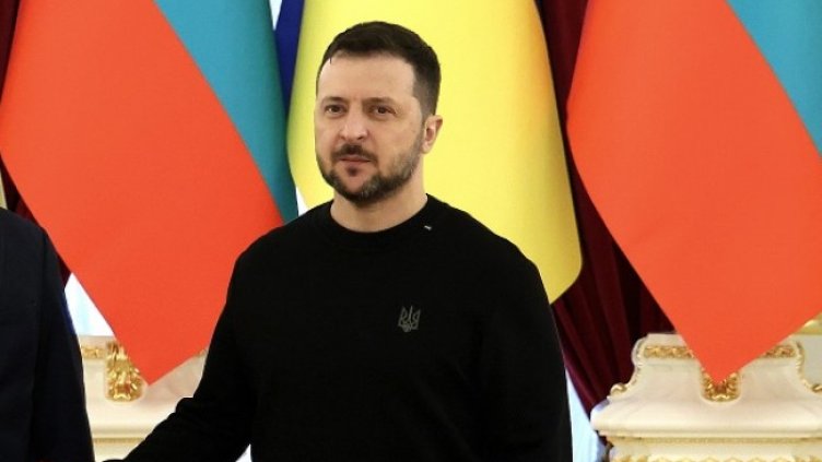 Зеленски подписа закон, позволяващ осъдени да служат в армията