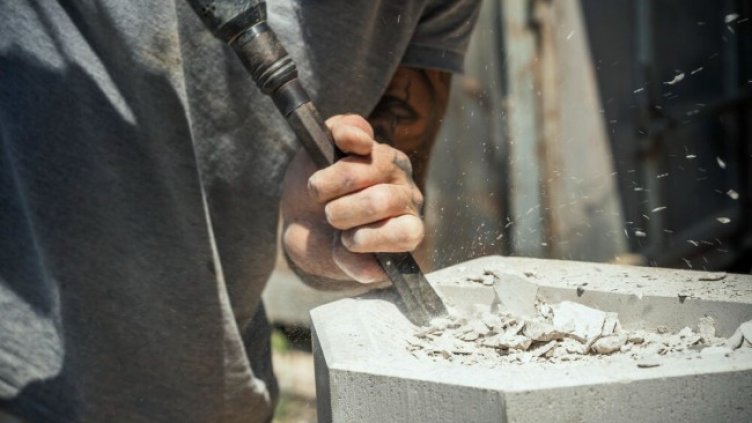 Имате ли нужда от &bdquo;Кърти чисти и извозва&ldquo; услуги?