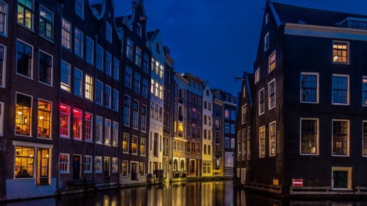 Снимка: Pixabay/BernardoUPloud