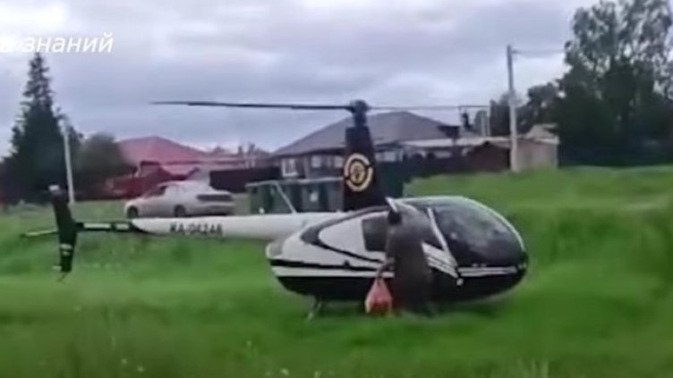Мъж отиде на пазар в Русия с хеликоптер
