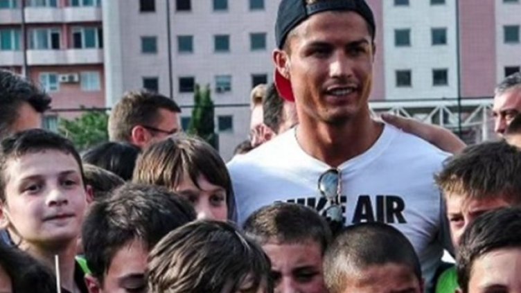 11 грузински момчета се снимали с Роналдо преди 11 г., а вчера го победиха