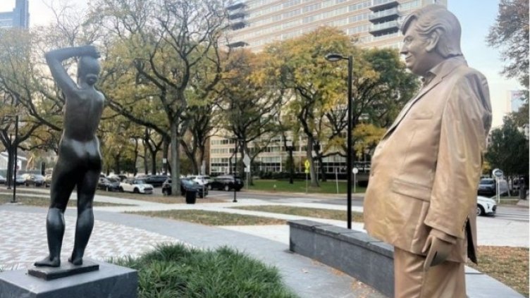 В САЩ се появяват мистериозни статуии, подиграващи се на Доналд Тръмп