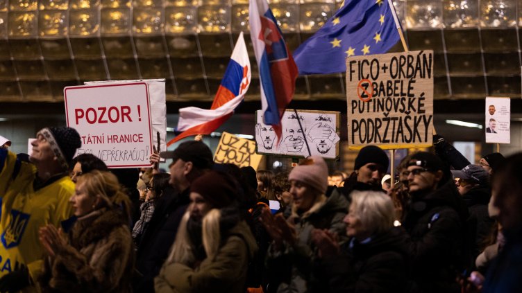  Reuters 