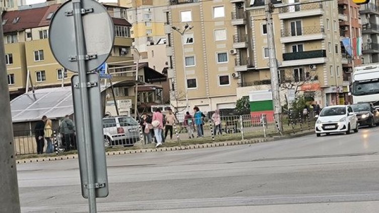 Мъж загина, след като се заби в метростанция "Бели Дунав"