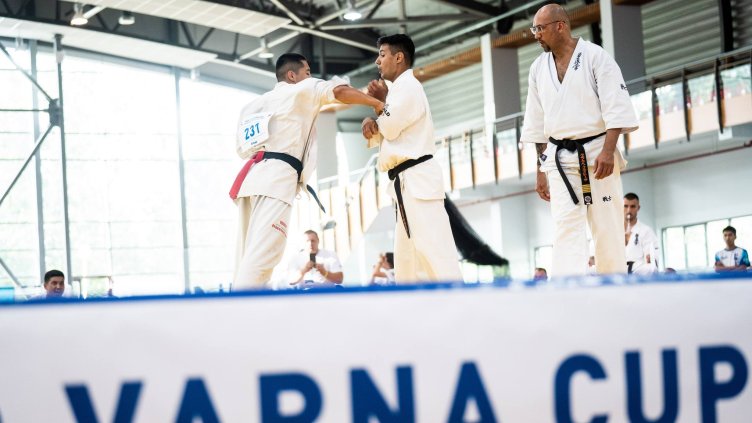 Гледайте на живо Световна купа "Варна" 2025