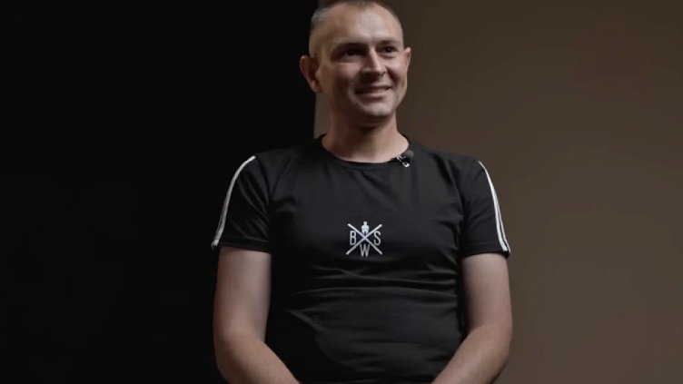 Проговори Андрий Переверсев - украинецът, върху чието тяло руснаците изписаха "Слава на Русия" ВИДЕО