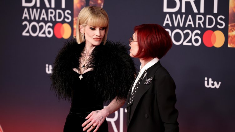 Кели Озбърн: Онлайн троловете ме ритат докато съм долу